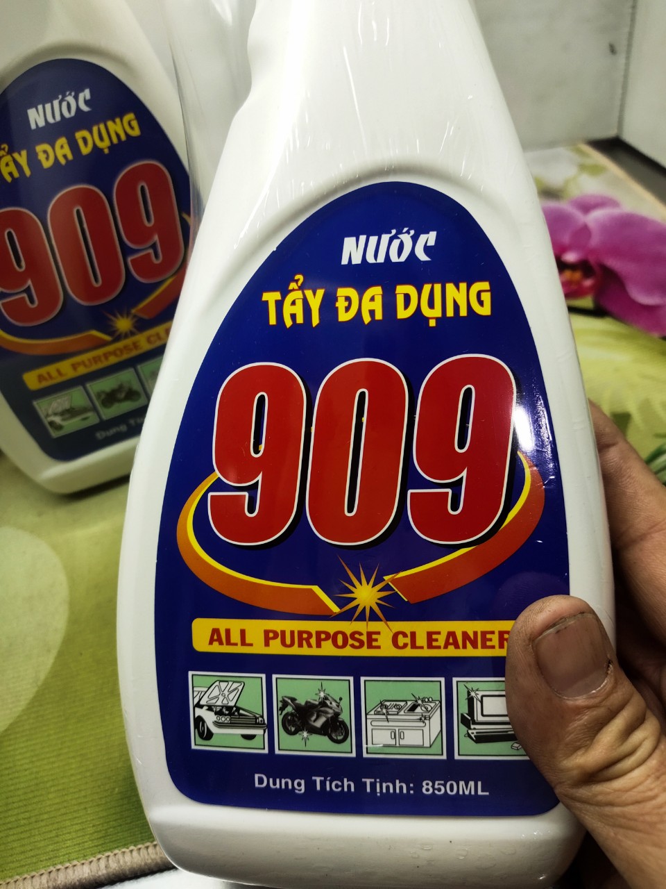 thùng chai tẩy đa năng 909 ( 1 thùng )