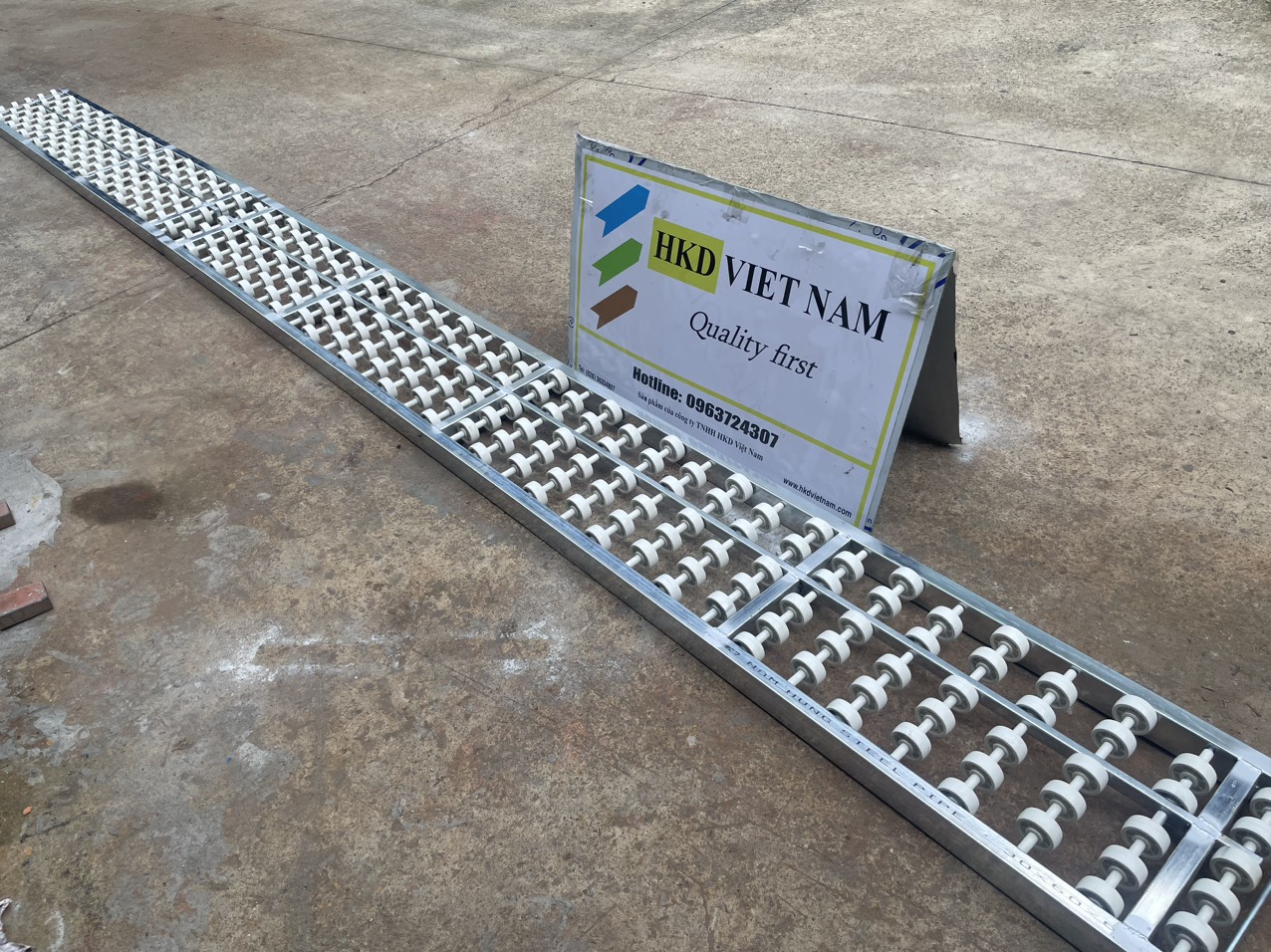 [HCM]Thang con lăn băng tải ( chống bể, chống cong )-thanh dài 1m5