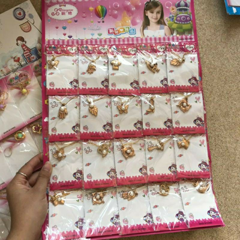 Vỉ 20 Chiếc Dây Truyền Đeo Cổ Kèm Nhẫn ( Sỉ Đồ Trẻ Em)