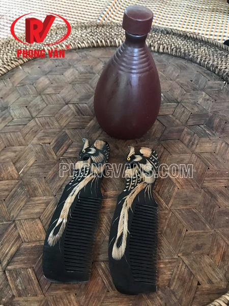Lược chải tóc sừng trâu trạm hoa văn