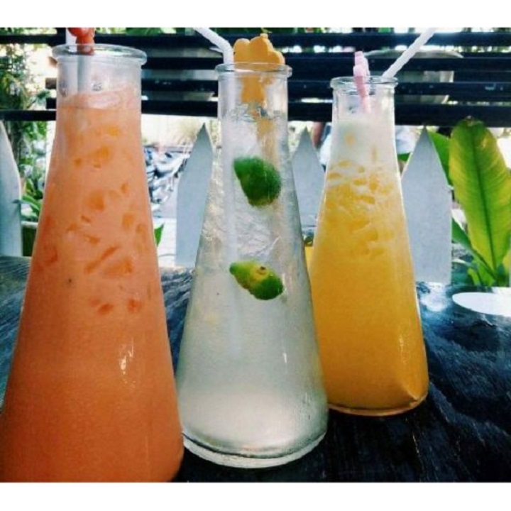 COM BO 3 CHAI THỦY TINH HÌNH TAM GIÁC 350 ML