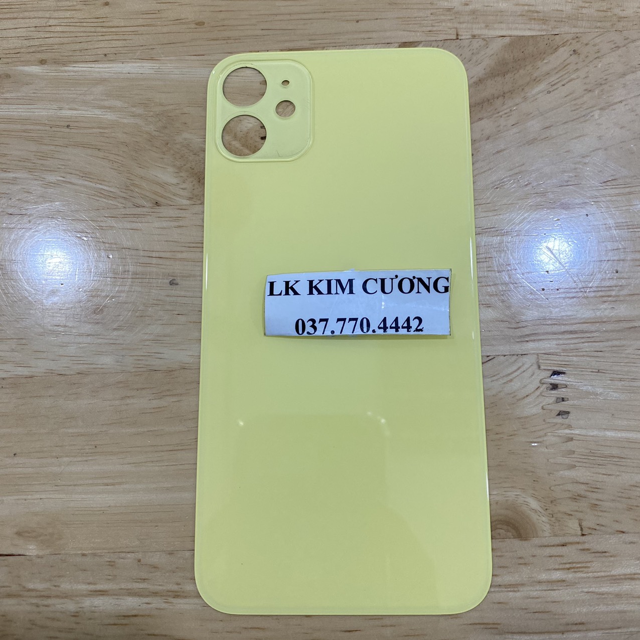 Mặt lưng LỖ TO thay thế cho ip 11