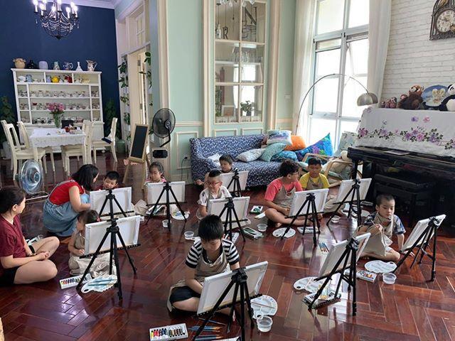 giá vẽ đen gấp gọn