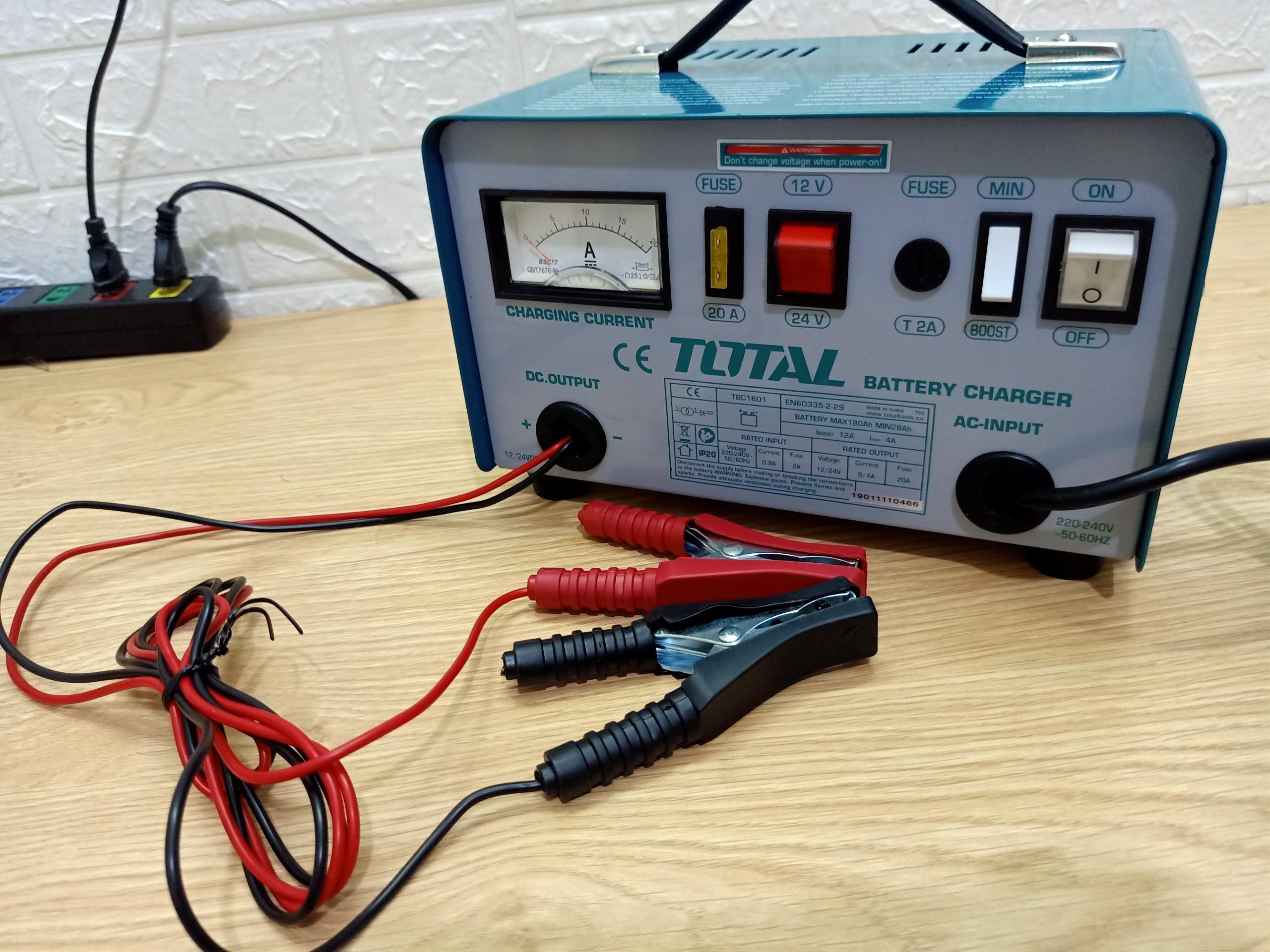 Máy sạc bình điện ắc quy Total TBC1601