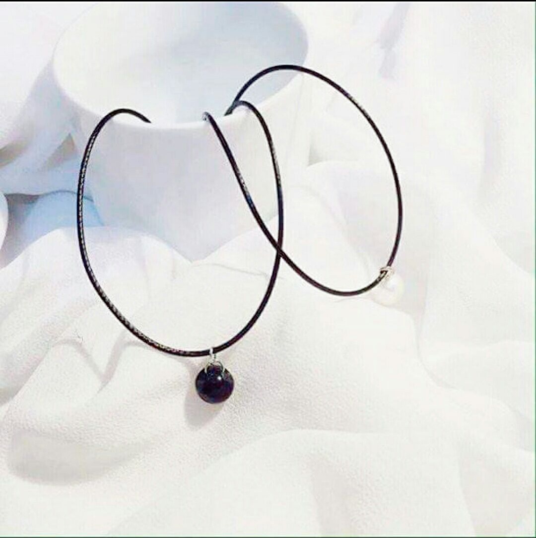 Vòng Chocker cổ hạt đen,  hạt trắng