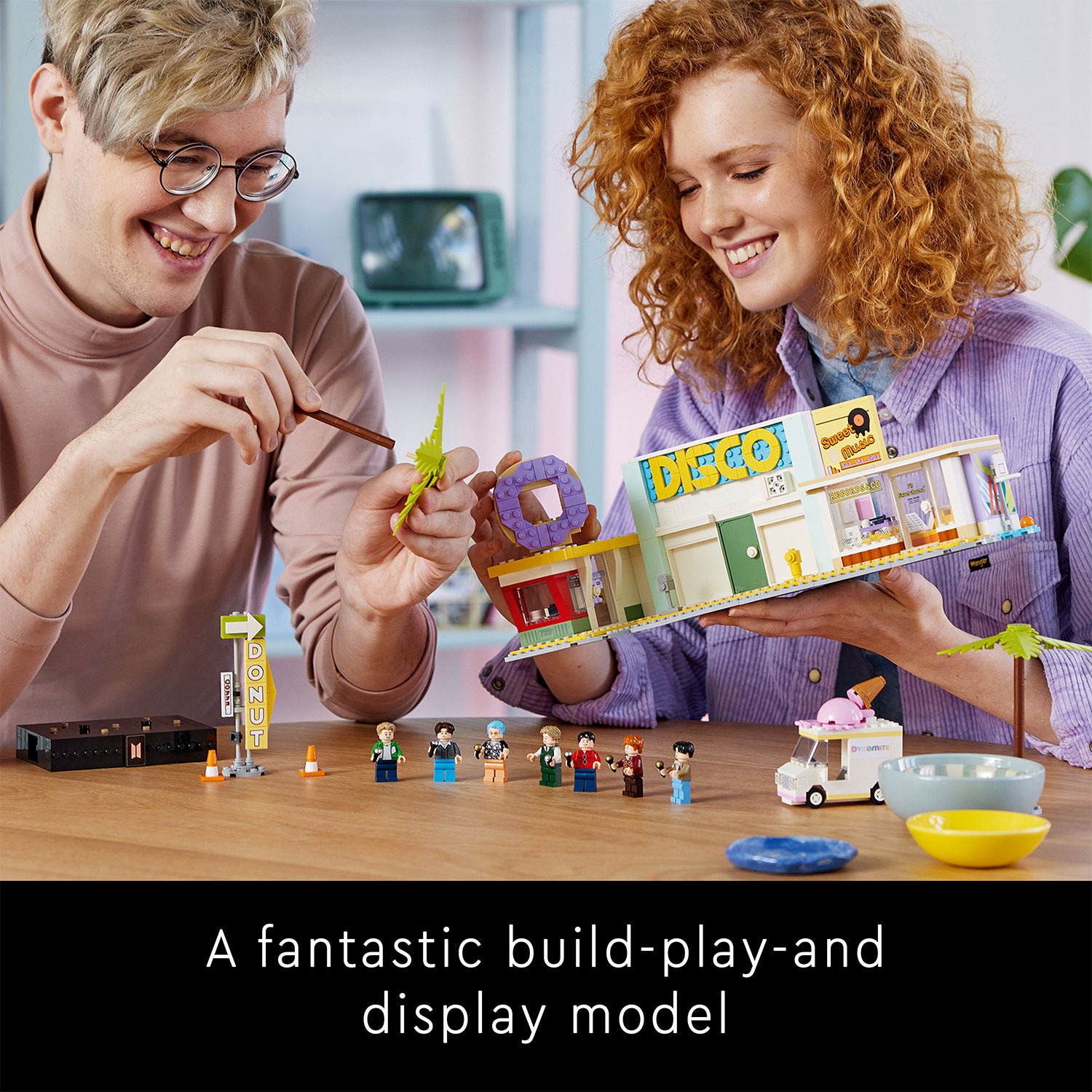 LEGO ADULTS IDEAS 21339 Đồ chơi lắp ráp BTS Dynamite (749 chi tiết)
