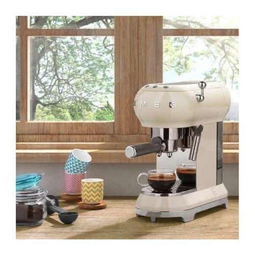 Coffee machine Smeg ECF01 multicolour (Germany)