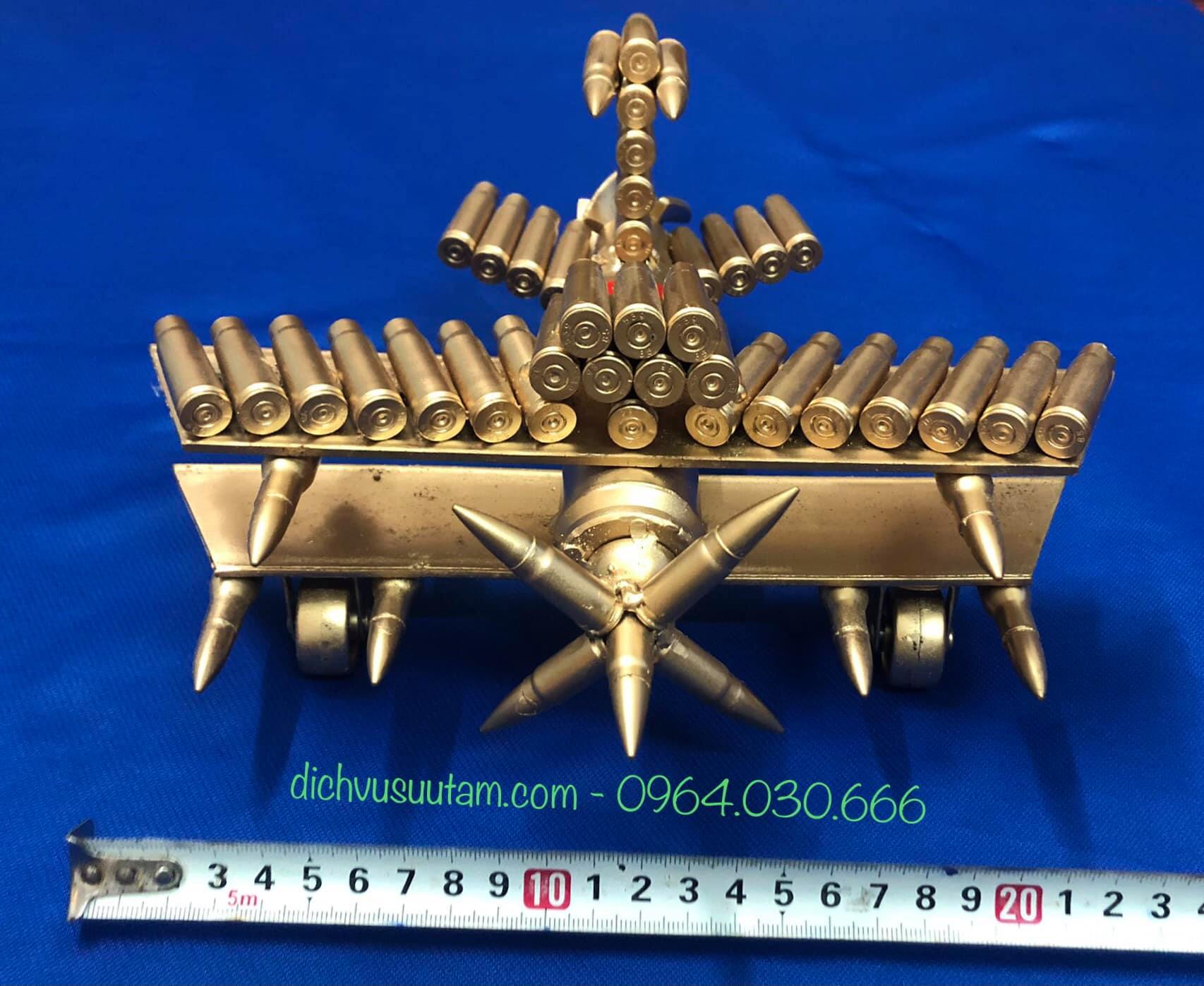 Mô hình Máy bay B52 làm bằng vỏ đan