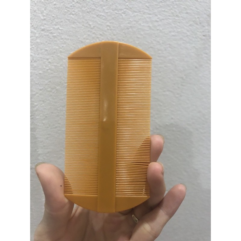 Lược nhựa chải chấy chí