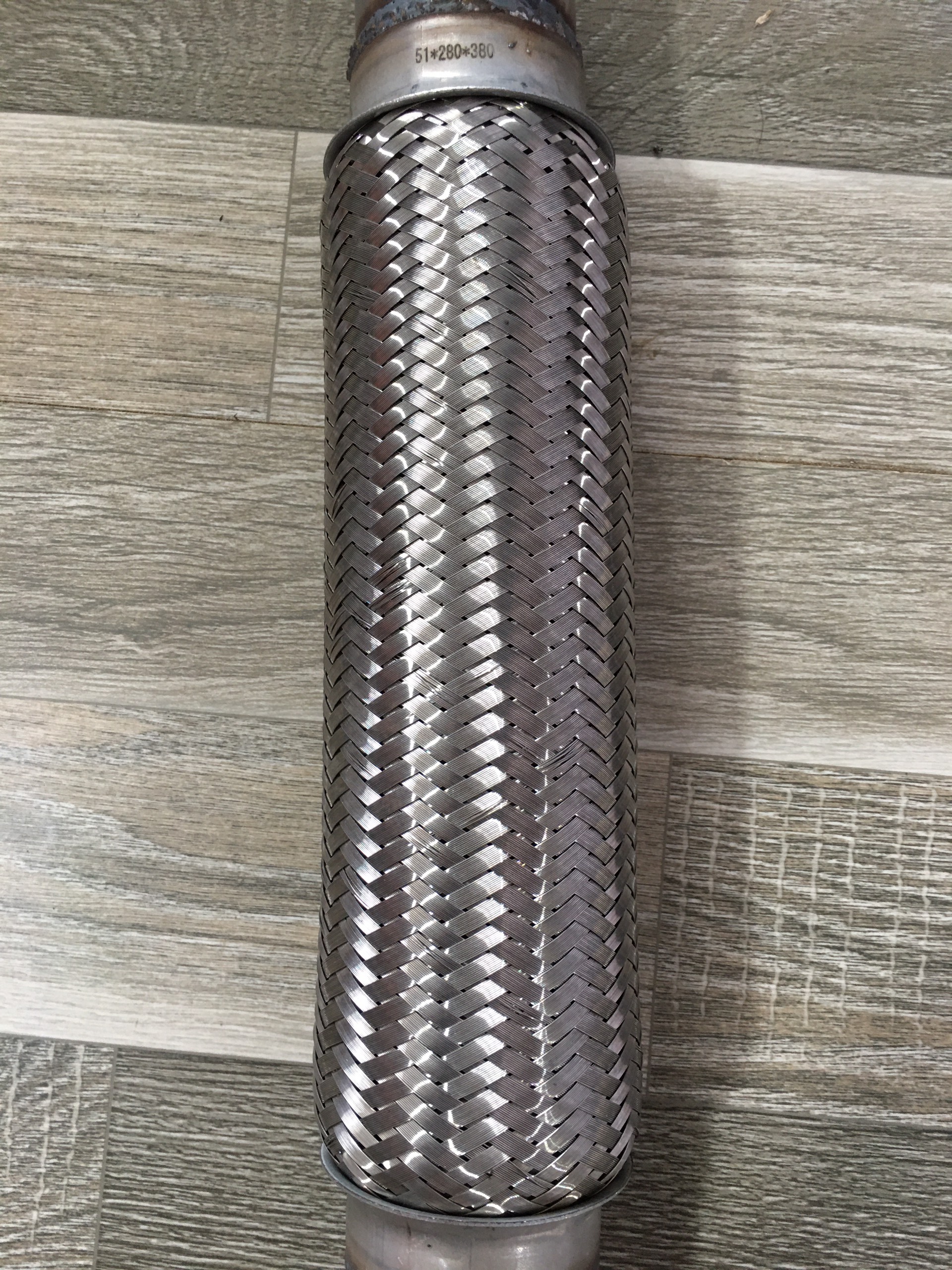 Phụ kiện ô tô: Cổ xả mềm 51/28/38