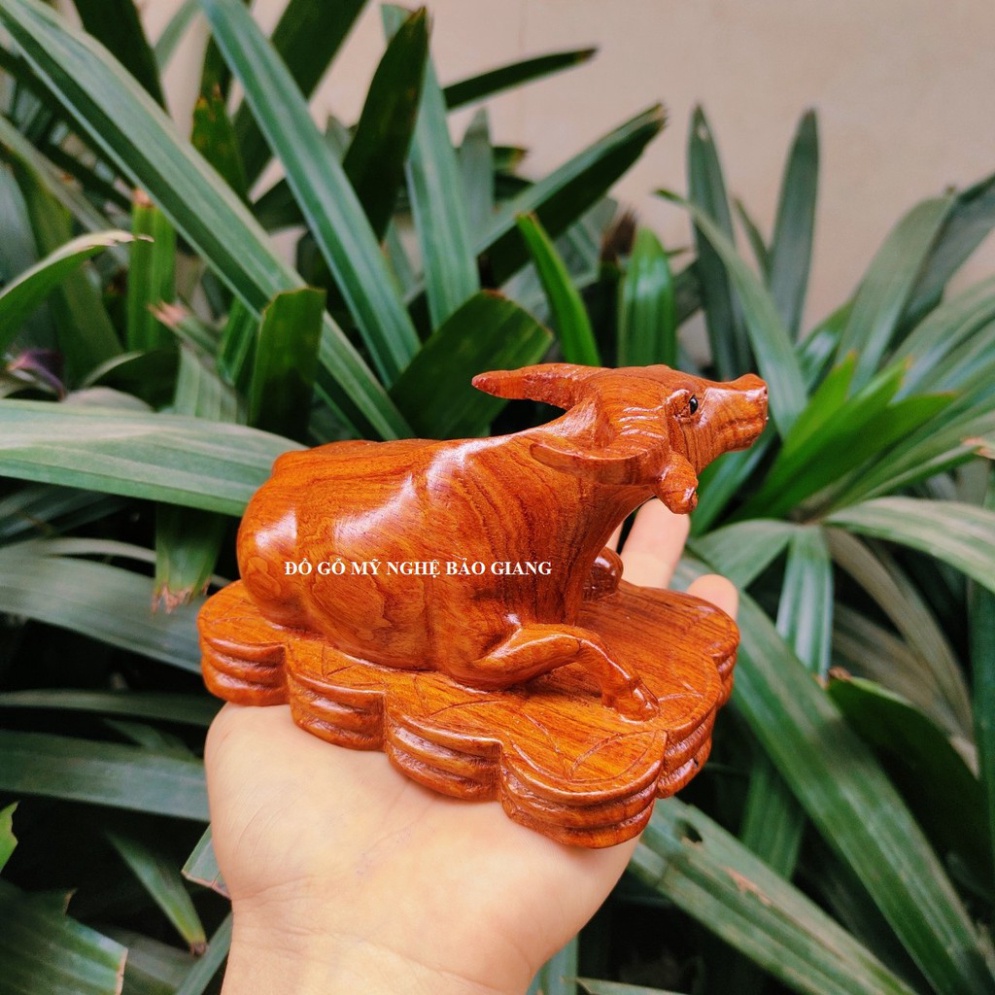 Tượng con trâu gỗ hương 12 cm (mẫu mới)