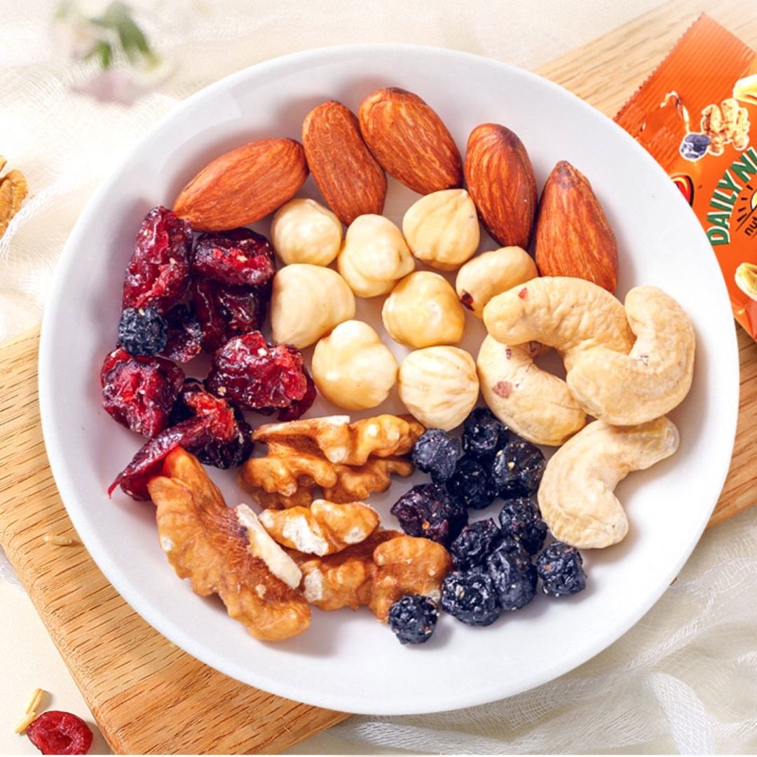 Hộp Thập Cẩm Hạt Và Trái Cây Khô Dailynuts Dan D Pak I Daily Nuts & Berries I 500g (20 gói x 25g)