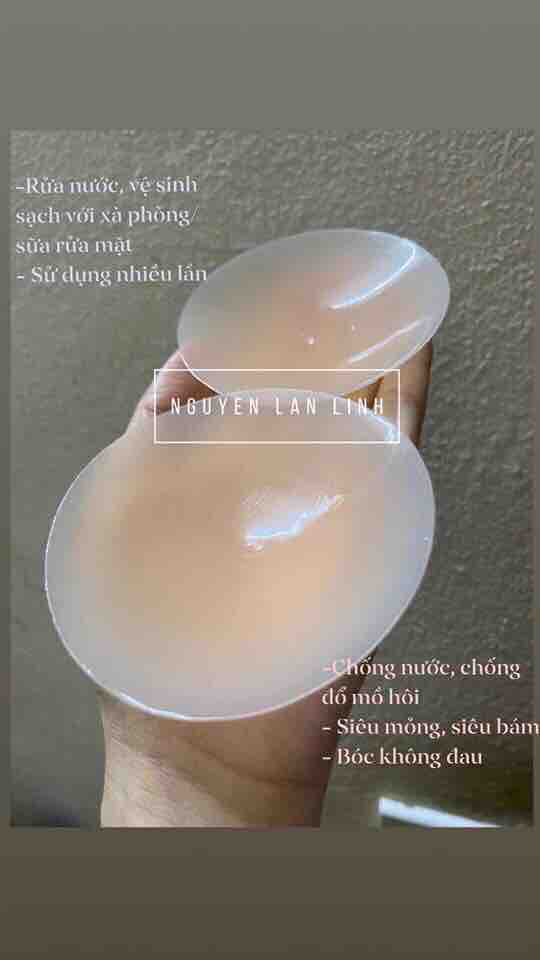 Miếng dán ngực thần thánh.