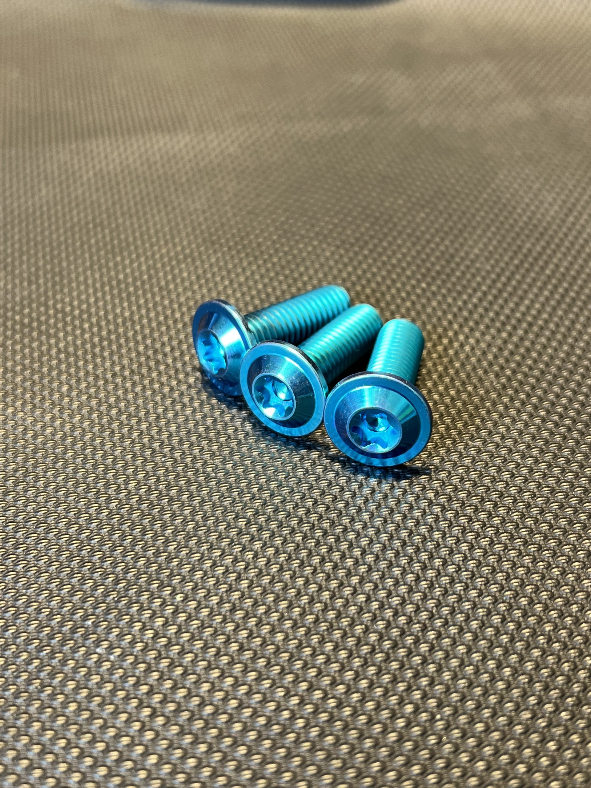 Ốc GR5 8li25 gắn đĩa xe máy ( màu xanh lục bảo )