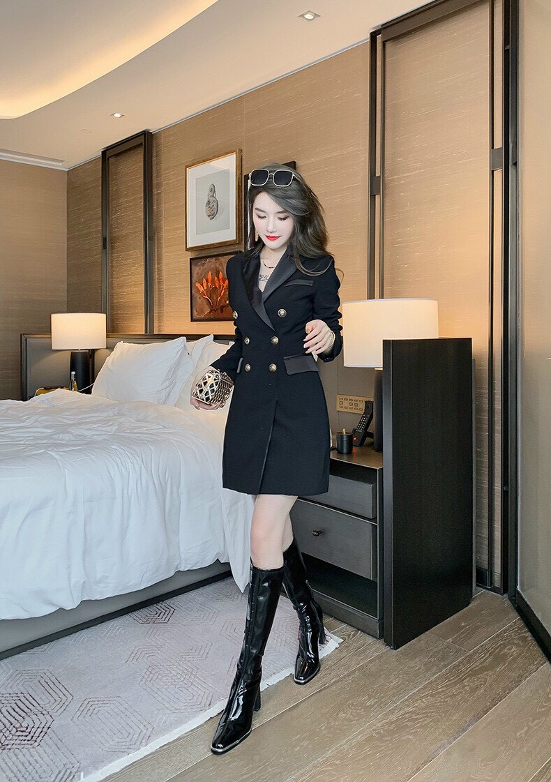 Đầm vest phối nút sang trọng