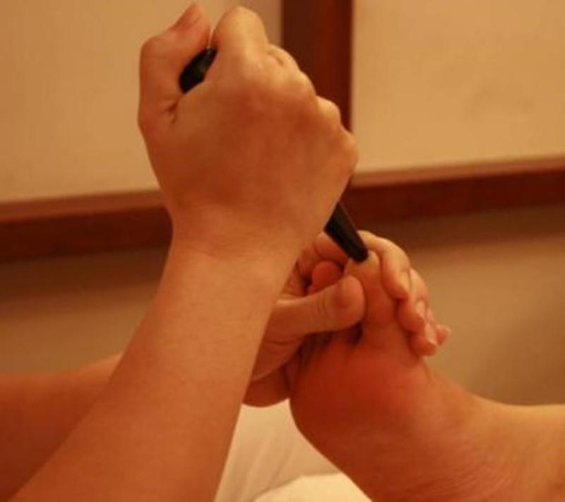 [HCM]Cây Ấn Huyệt Đá Nóng Spa