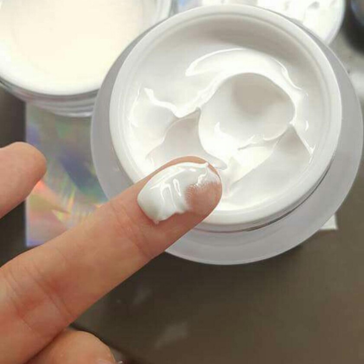 Kem  dưỡng trắng da ốc sên