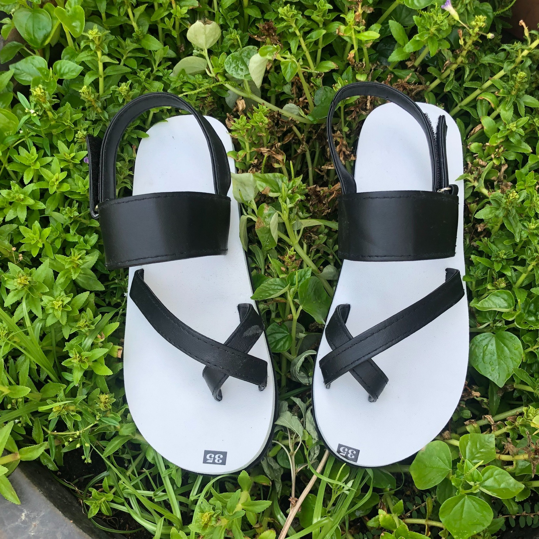 sandal chíp chíp (sandal nam nữ đế trắng quai đen )