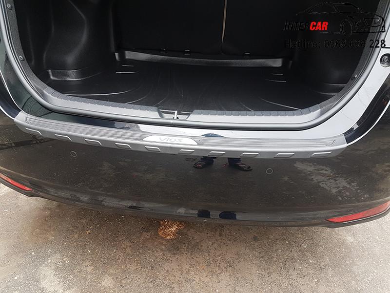 Bậc cốp nhựa xe Toyota Vios 2019