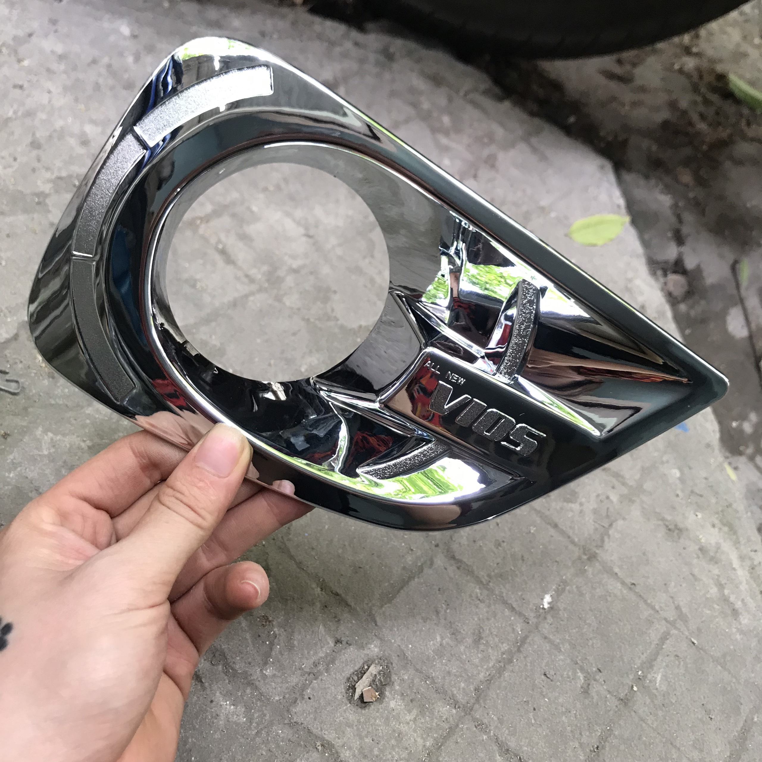Bộ ốp viền đèn gầm Trước xe Vios 2014-2017