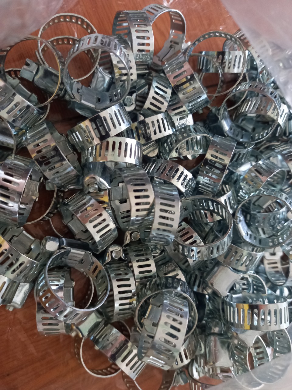 Cổ Dê Siết Dây Dẫn Gas