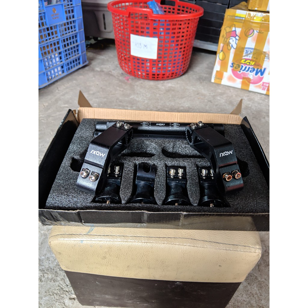 ghi đông 5 khúc moxi màu đen ( hộp đen)