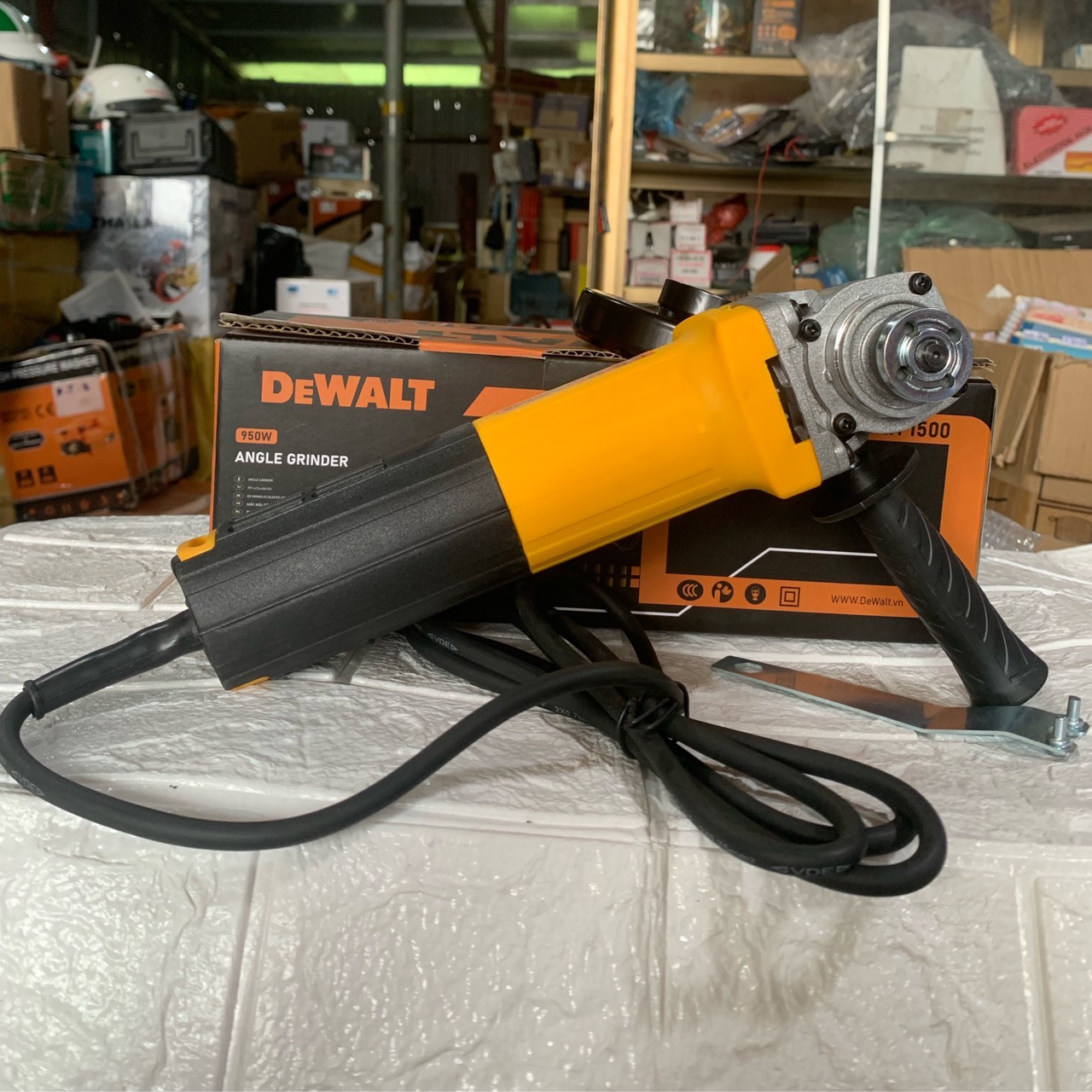 Máy mài Dewat công suất 950W