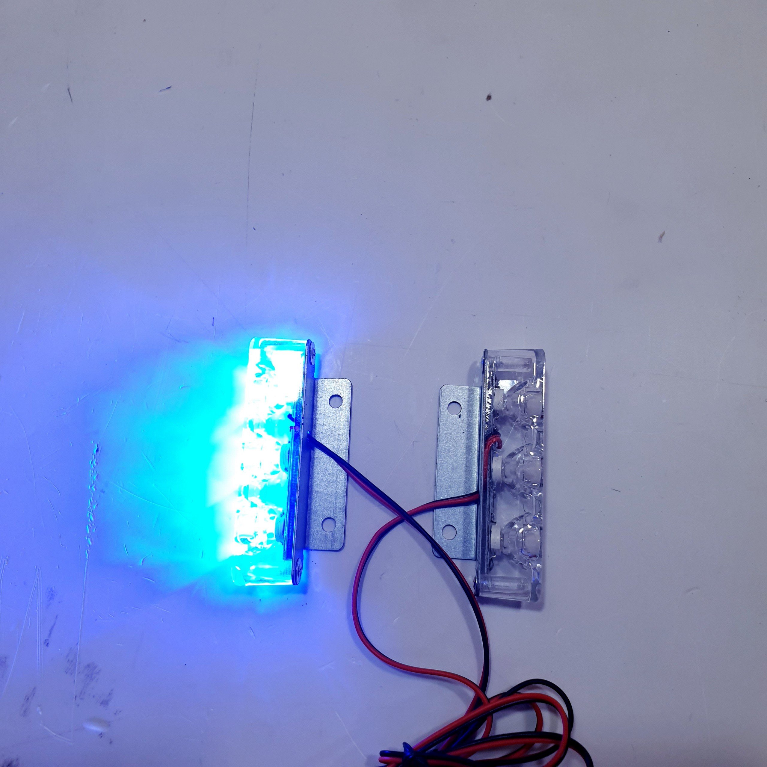 Đèn chớp 3 bóng (1 bộ 2 vỉ led 3 bóng), Đèn Police 3 bóng