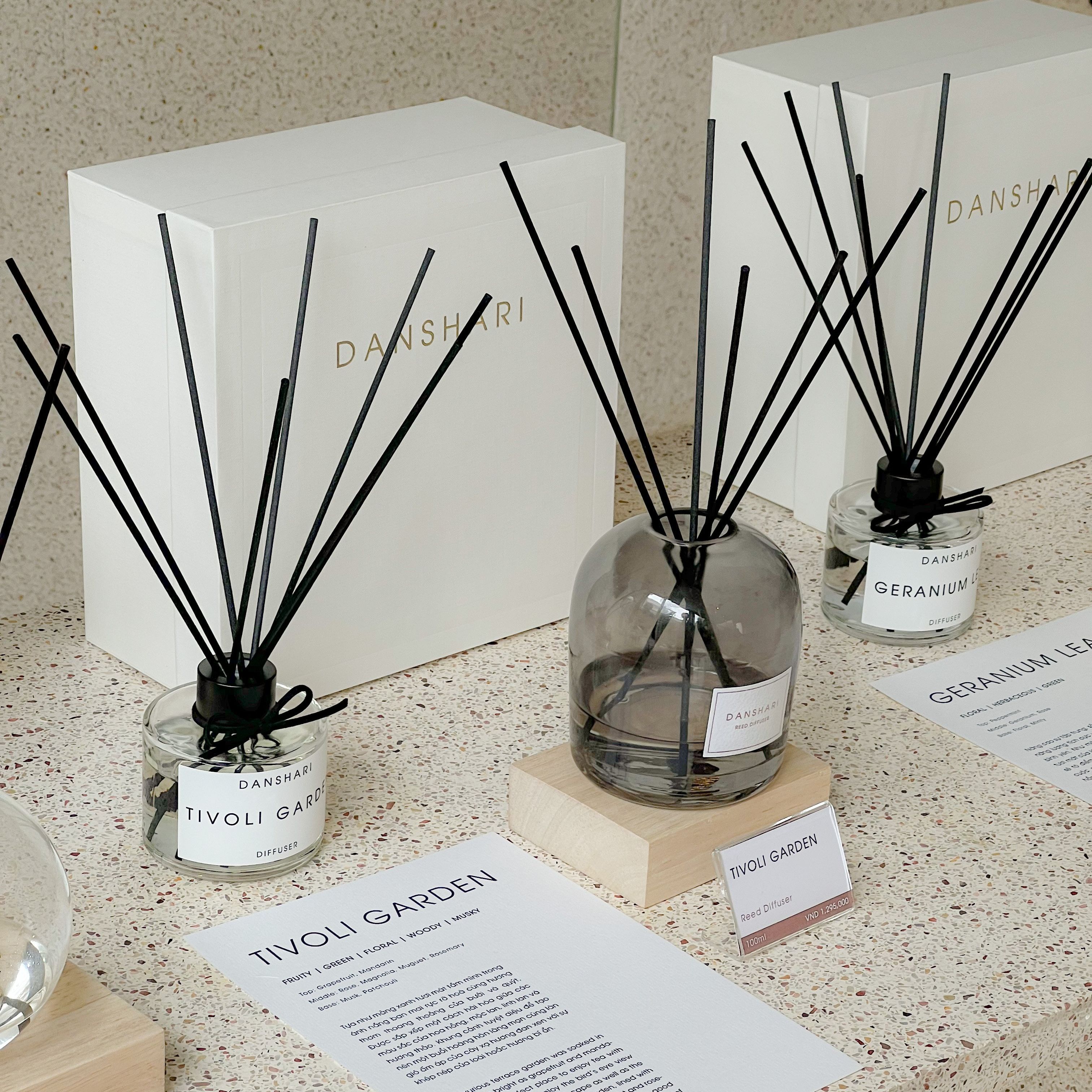Bộ Tinh Dầu Khuếch Tán Reed Diffuser DANSHARI FRAGRANCE (100ml)