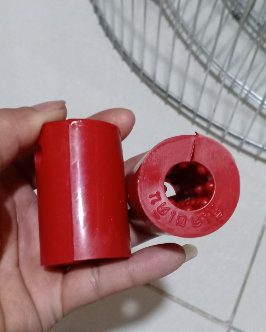 TẠ ĐEO CHÂN CHO GÀ CHỌI (chất liệu cao su dẻo dùng để tập lực cho gà chiến).1 đôi tạ chân cho gà đá