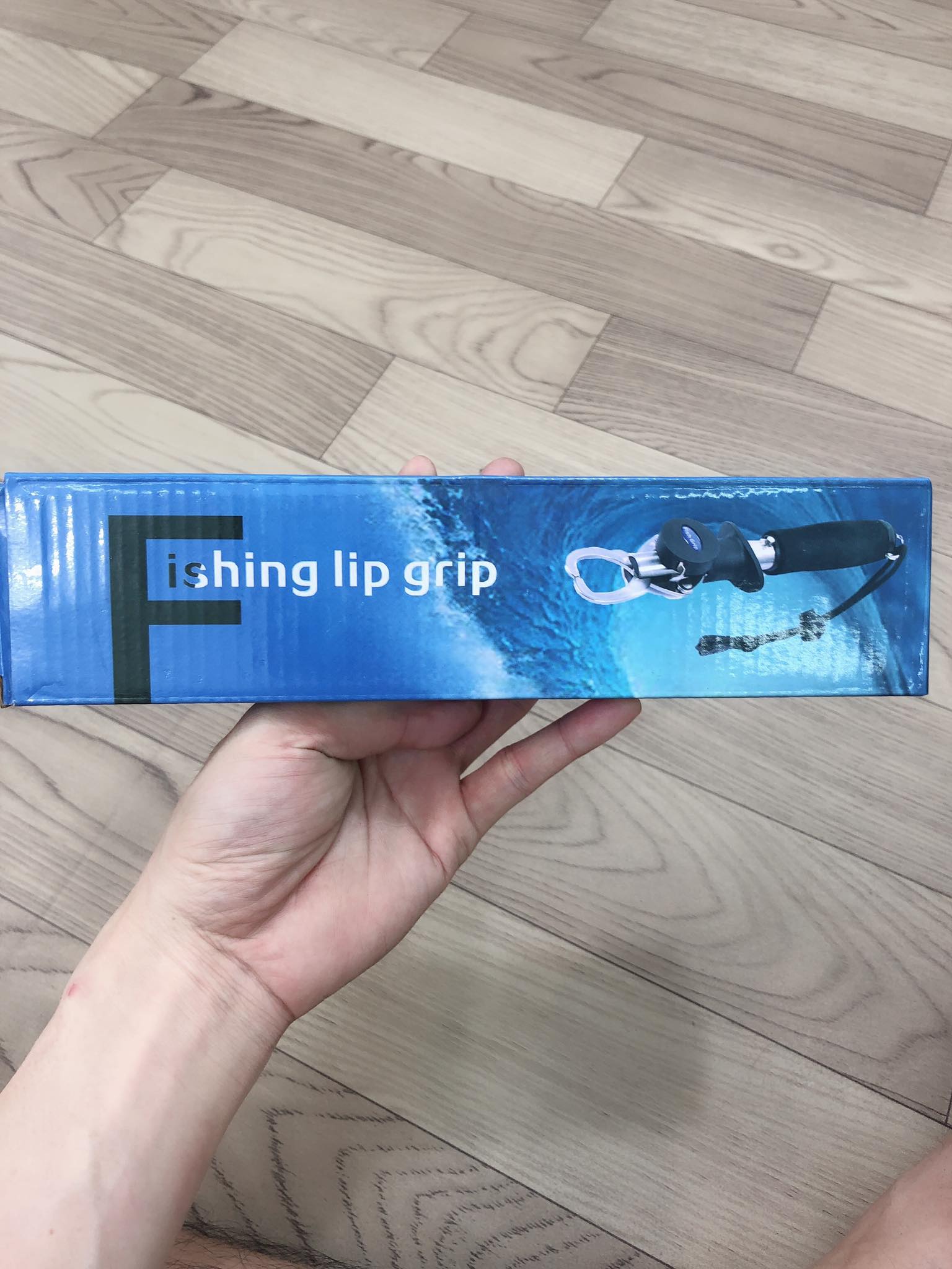 kìm kẹp có cân, thước đo chiều dài