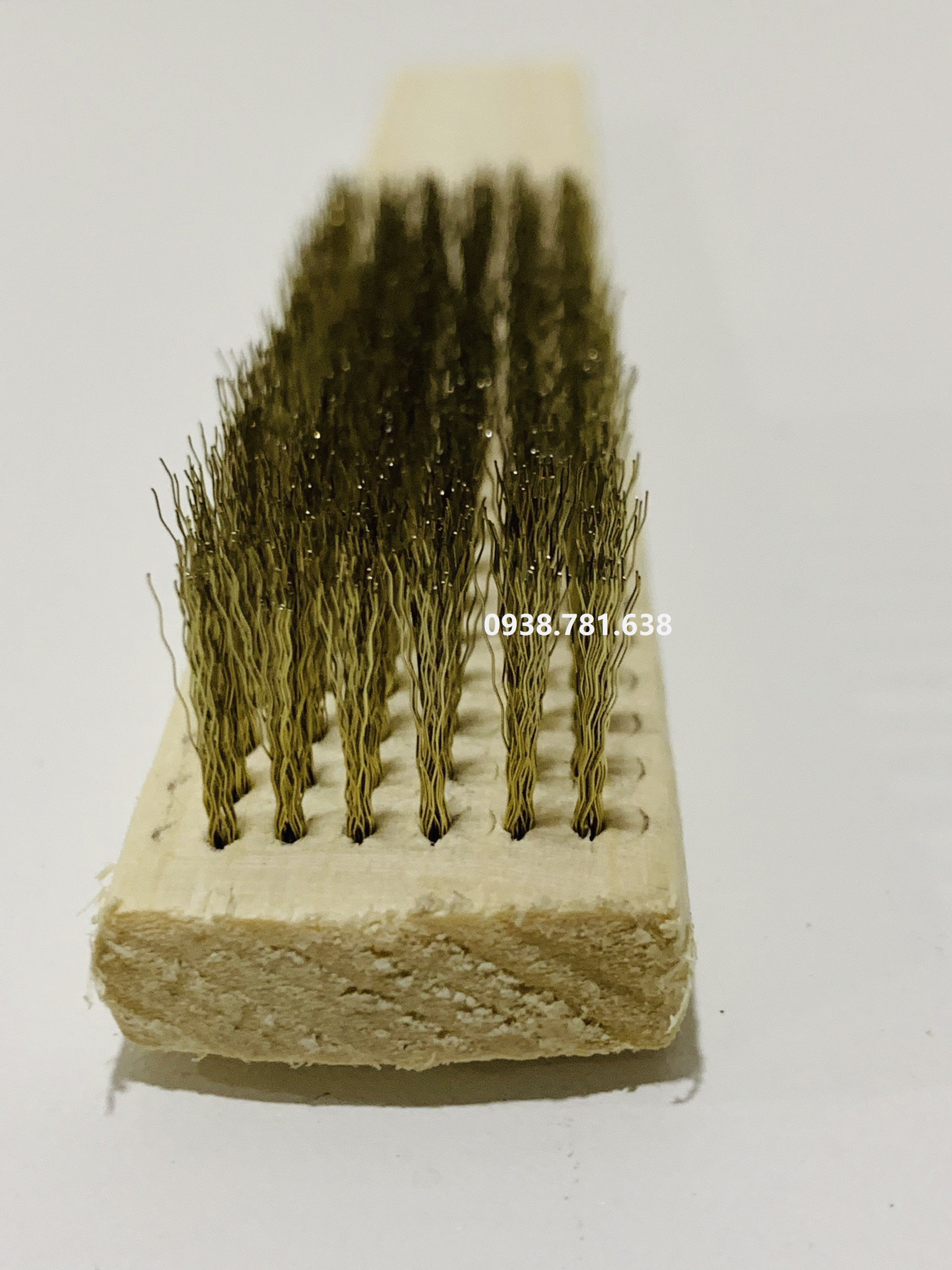 Bàn chải cán gỗ sợi thép 616