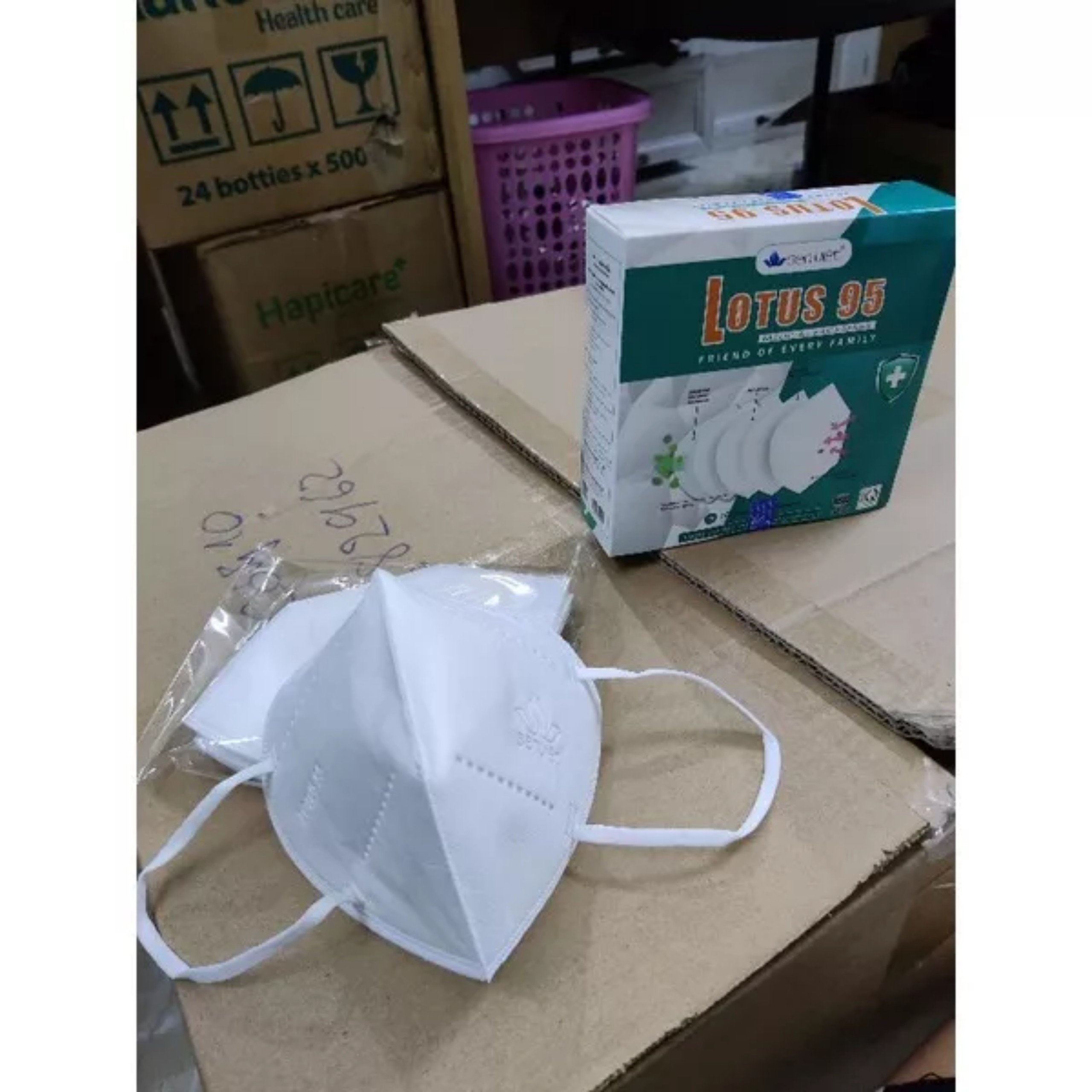 Vietnamese lotus costume N95 is thick non-porous and anti-bacteria case 10 PCs