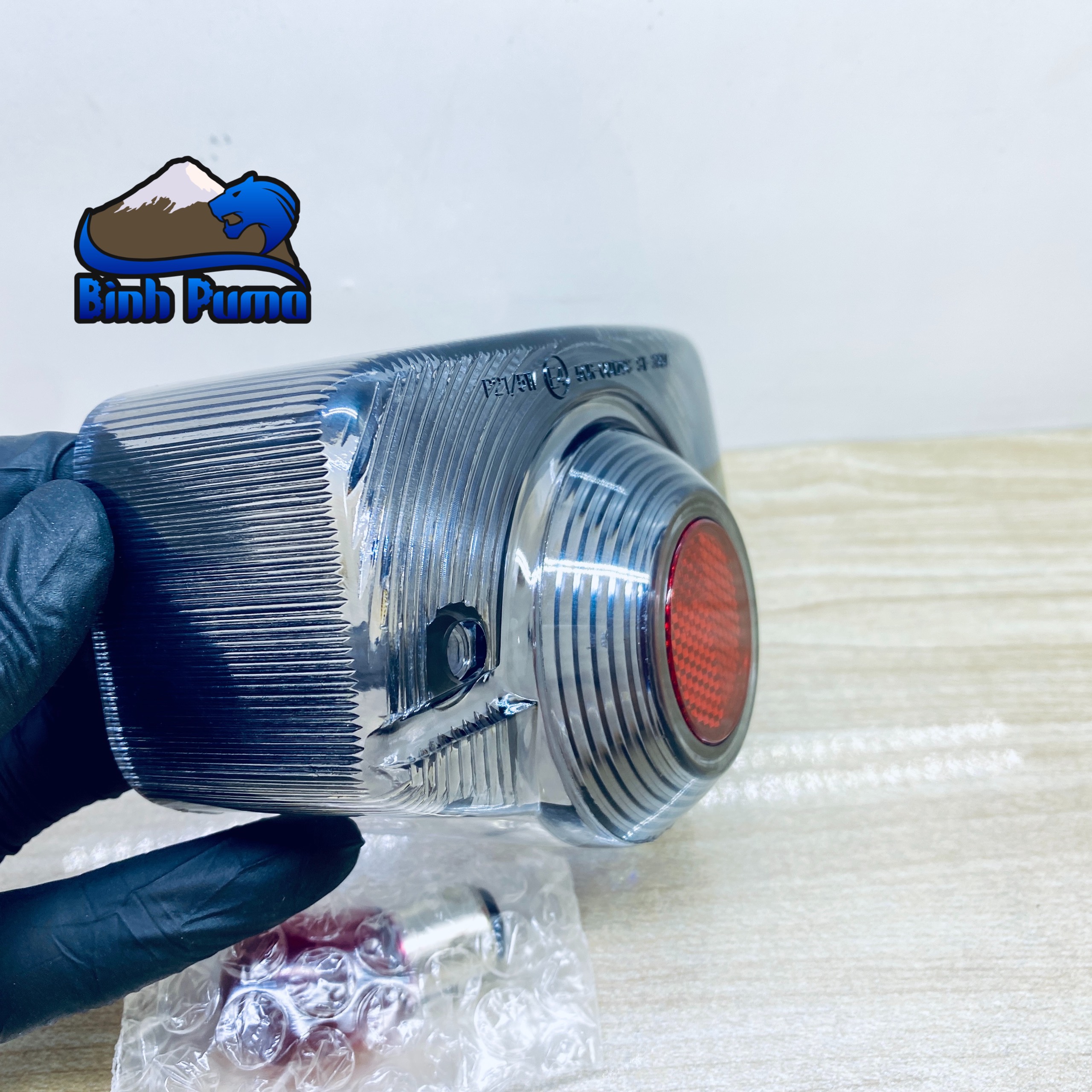 Chụp đèn sau MADMAX màu khói