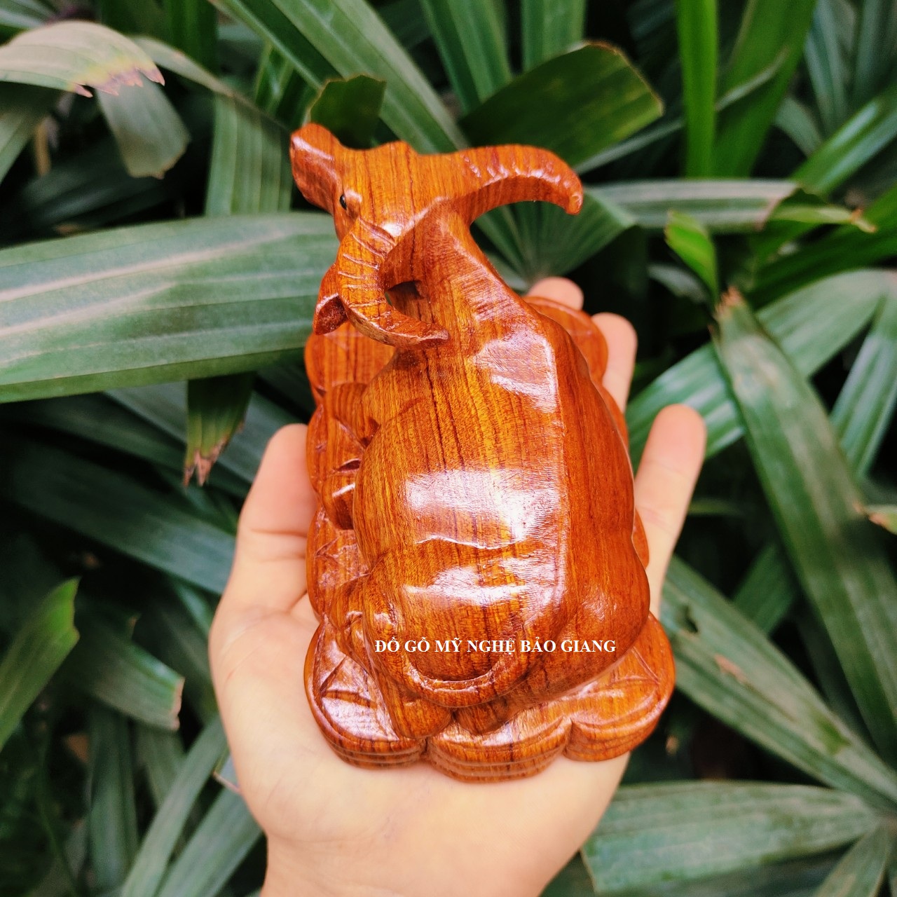 Tượng con trâu gỗ hương 12 cm