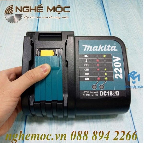 Sạc 18V Makita DC18SD