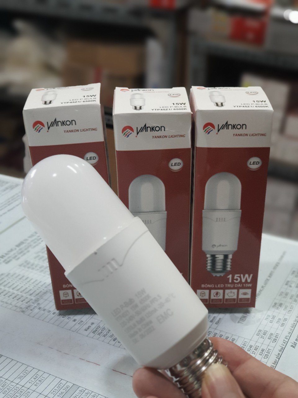 Bóng Led trụ dài 15w Yankon ánh sáng trắng đui xoáy E27, lắp đèn downlight âm trần