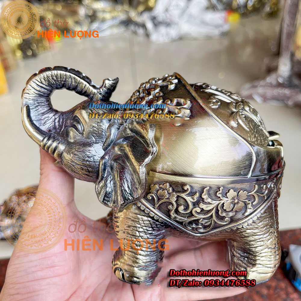 Gạt tàn voi ôm bằng đồng màu vàng + đỏ đẹp cao 11cm để trang trí phong khách