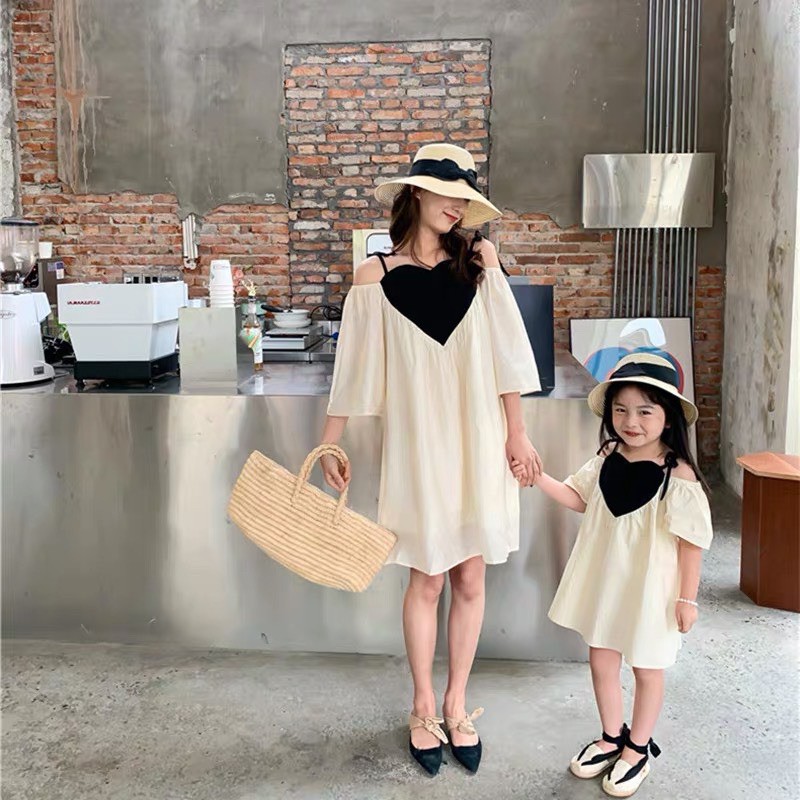 V393 - VÁY ĐÔI MẸ CON BE TIM ĐEN