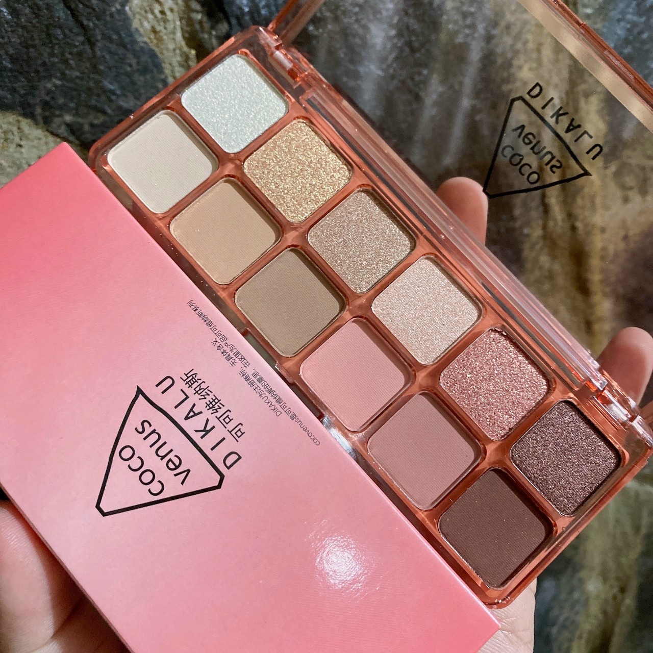 Bảng phấn mắt nhũ CoCo Venus 12 ô- Bản Dupe " 3CE Hàn Quốc " .