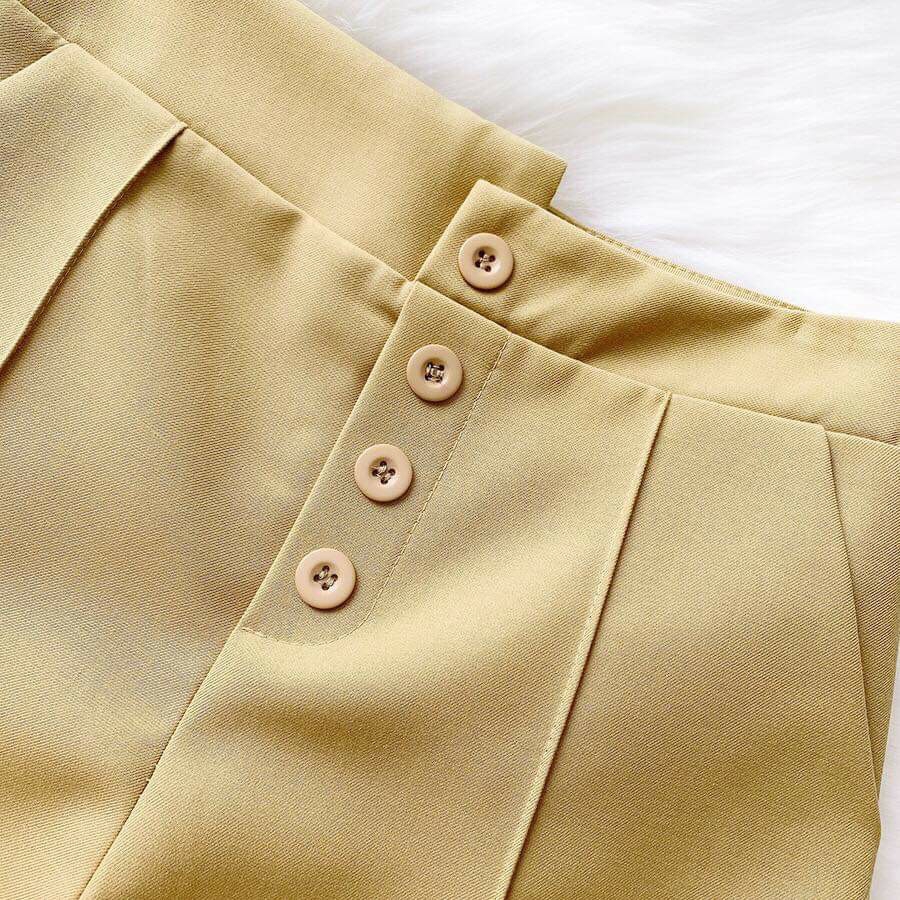 Quần short nữ lưng cao cạp lệch