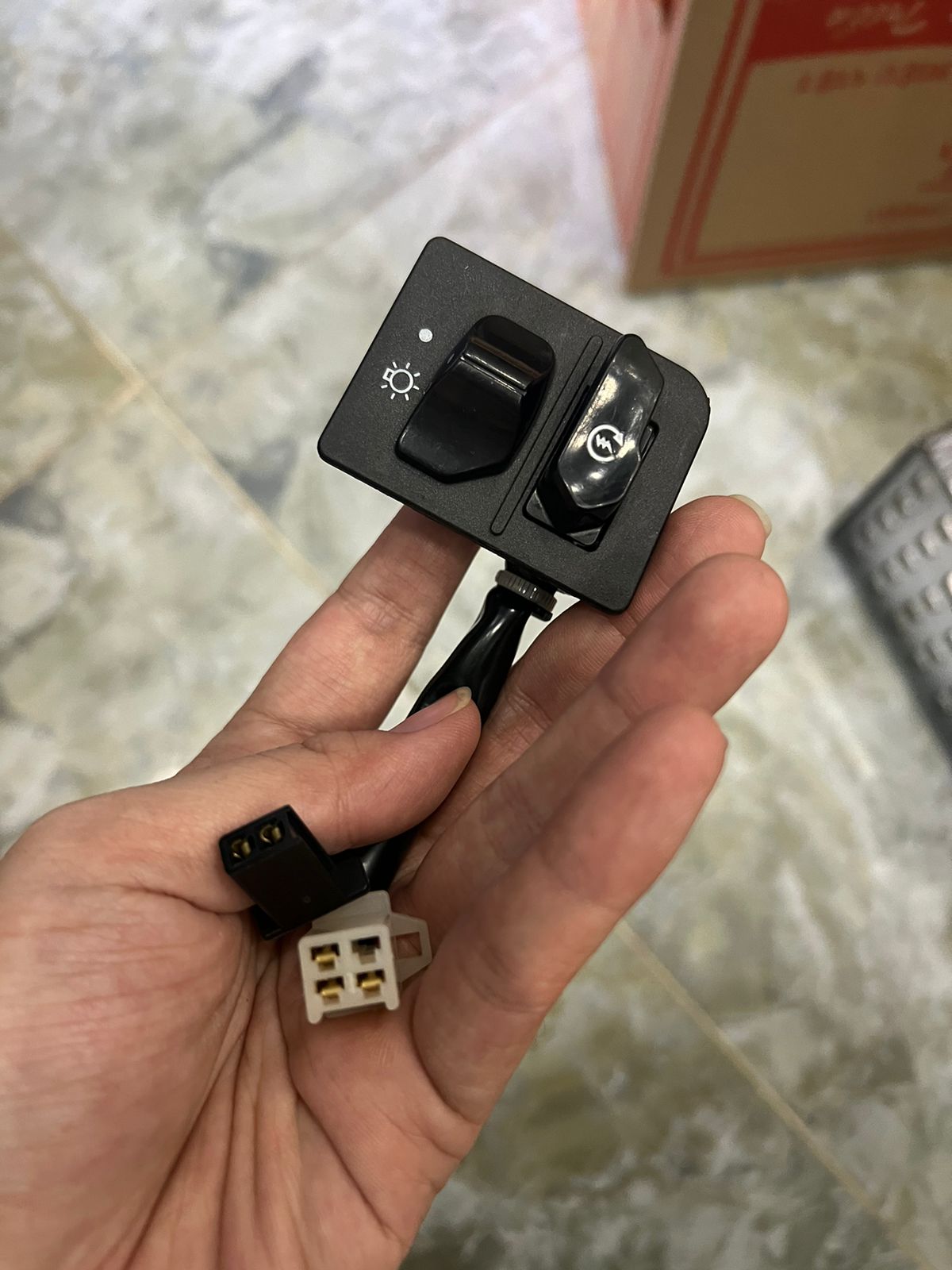Bộ nút công tắt mở đèn và đè xe Sirius fi và xe Exciter