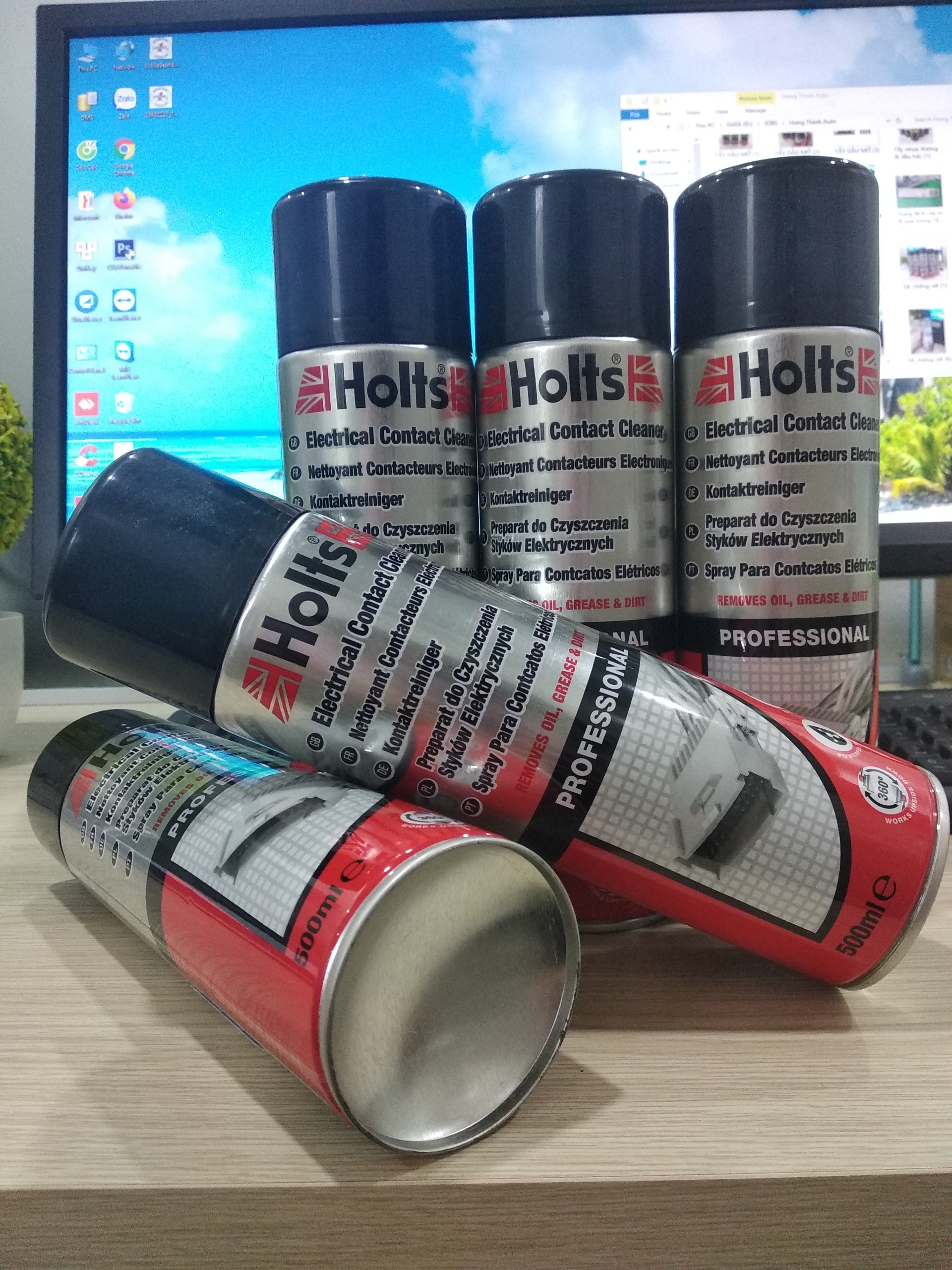 HCM - Làm sạch giắc cắm & bo mạch điện