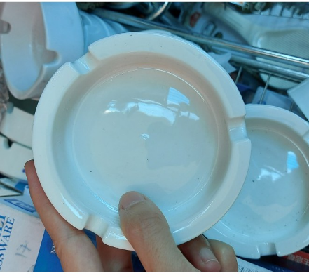 Gạt tàn bằng sứ cao cấp màu trắng nhiều mẫu