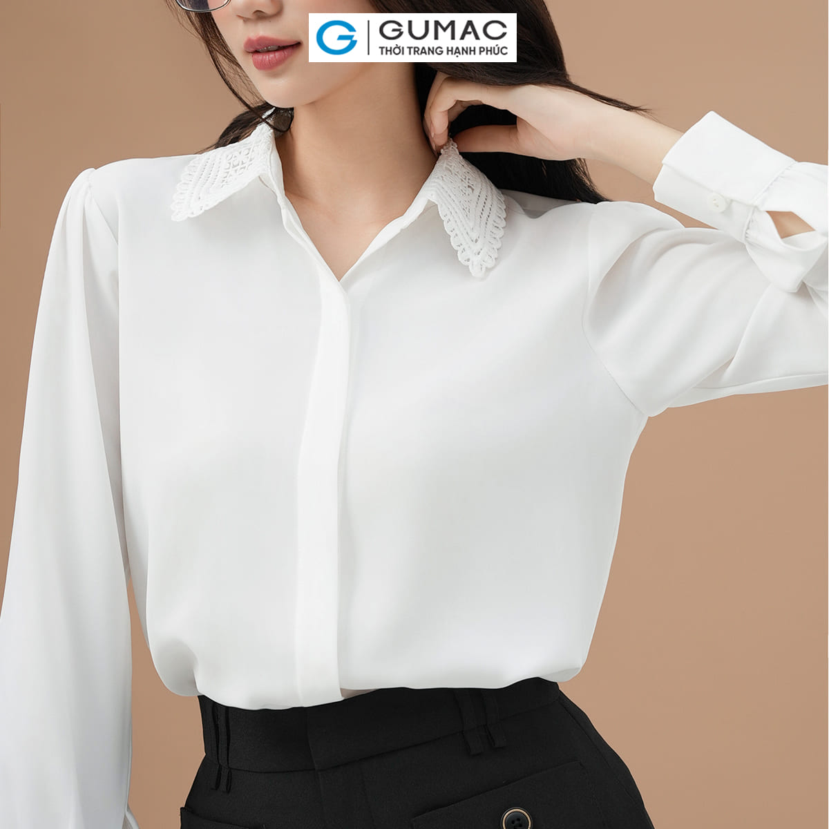 Áo sơ mi cổ ren thời trang GUMAC AE05001