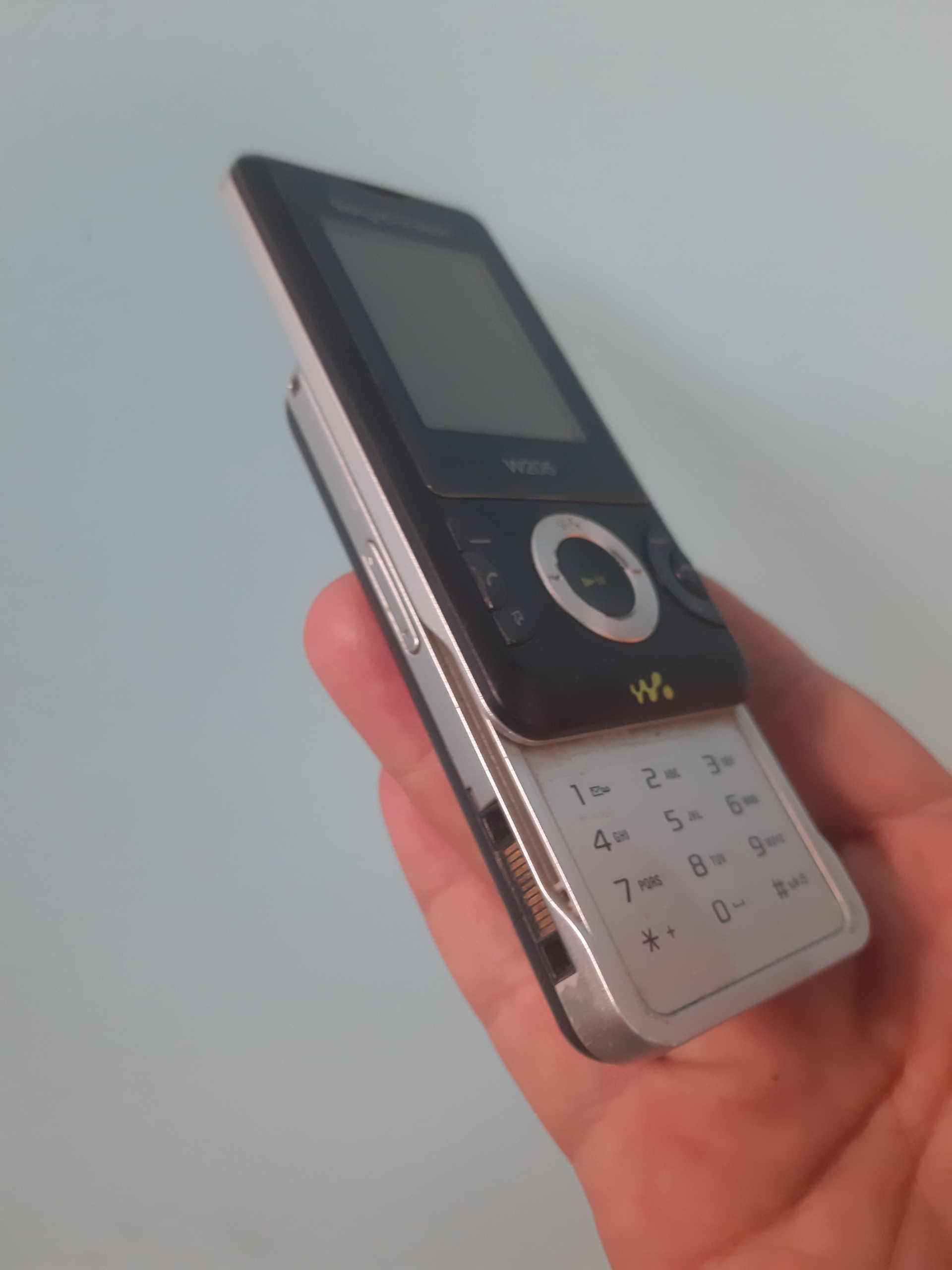 Sony Ericsson W205