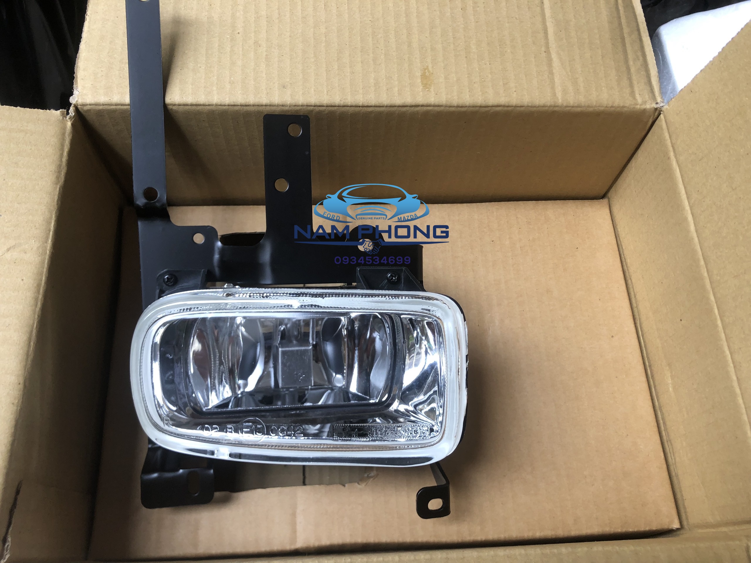 Đèn gầm escape 2000-2004 phải rh tyc - 195205052btyc