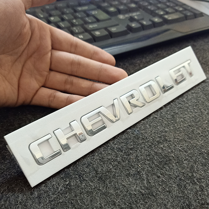 Tem logo nổi Chevrolet dán trang trí đuôi xe