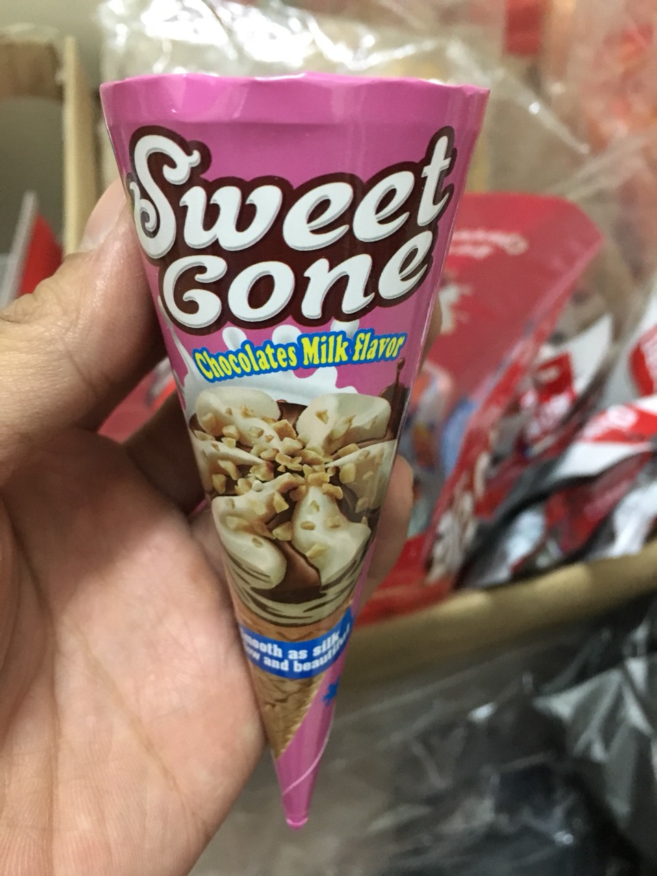 Bánh Ốc Quế Nhân Socola - Bánh Kem Ốc Quế Socola - Hàng Tết - foody.taiwan