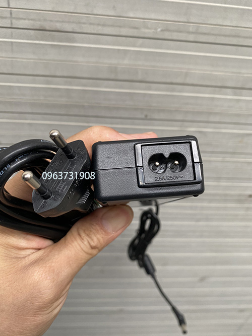 Dây nguồn đàn Yamaha 16V-2.4A model PA-301